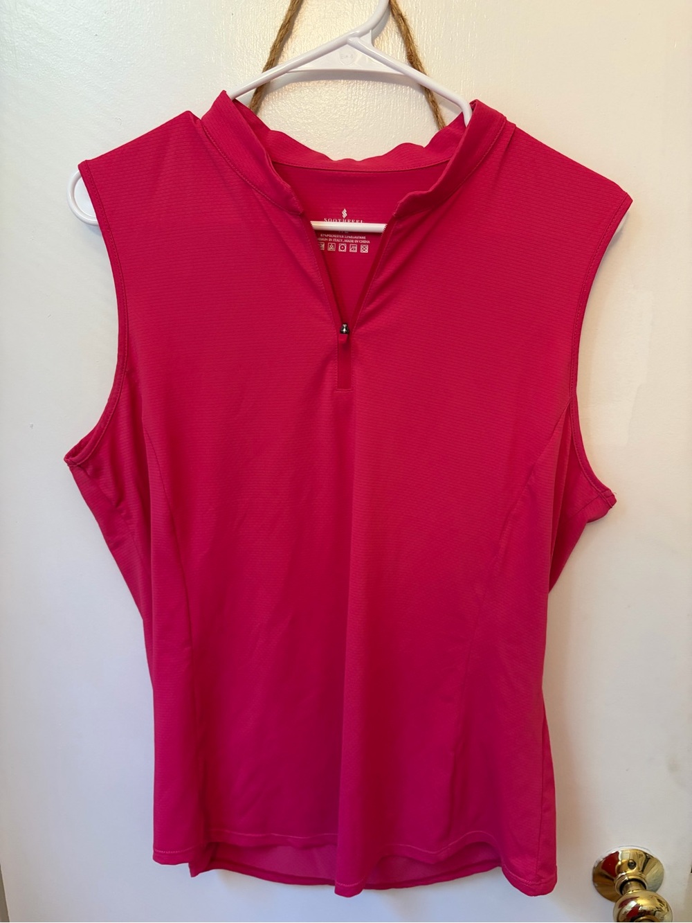 Sleeveless Zip-Front Athletic Tank — Hot Pink